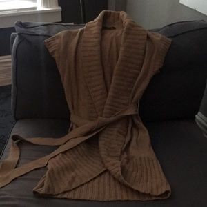 XS Tan BCBG Max Azria Short Sleeved Sweater